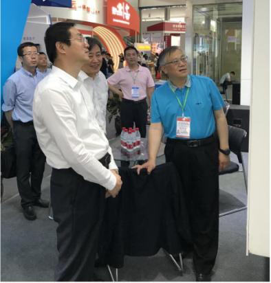 省委常委、西宁市委书记王晓莅临第十九届青洽会青海918博天堂集团展位参观